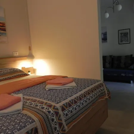 Apartments Katalenic * Selce