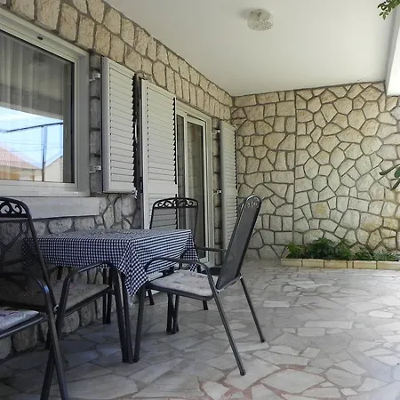 Apartments Katalenic Apartment Selce
