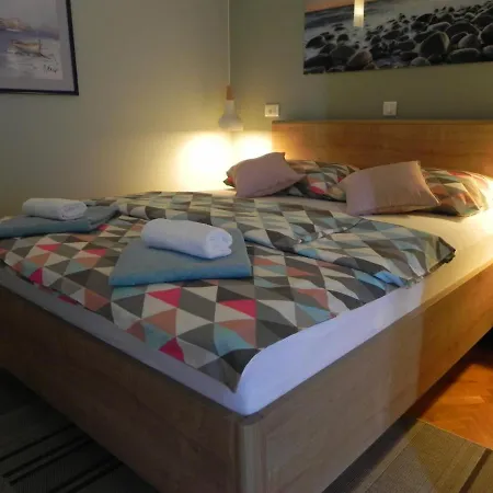 Apartments Katalenic Apartment Selce